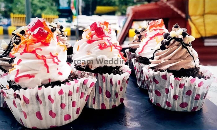 FRIENDS BAKERY AND CAKE SHOP